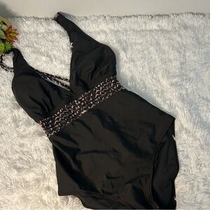 New Woman’s swim suit